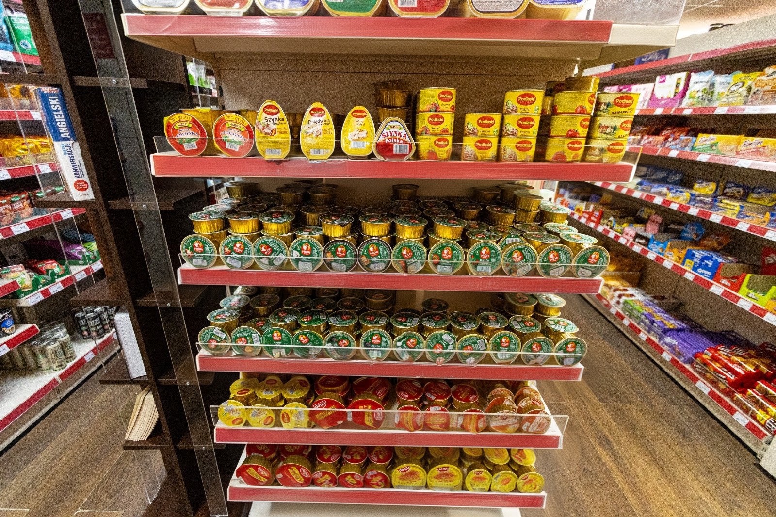 Polish canned meats, tinned fish, pâtés and jars of preserves 2